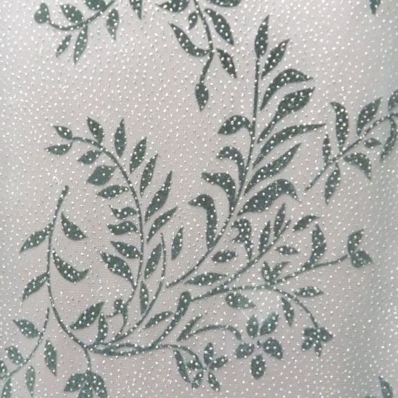 Black glitter dress with floral design and red - Picture 4 of 7